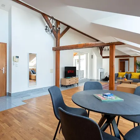 Cozy 4-bedrooms With Terrace * Прага