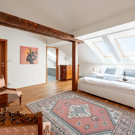 Cozy 4-bedrooms With Terrace Апартаменты
