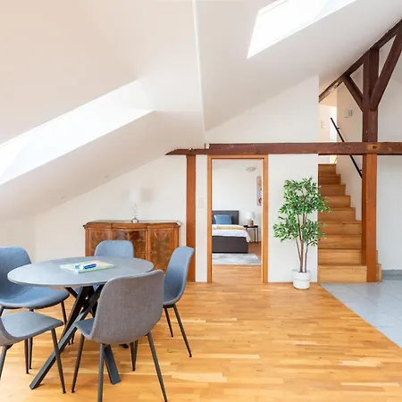 Cozy 4-bedrooms With Terrace * Praga